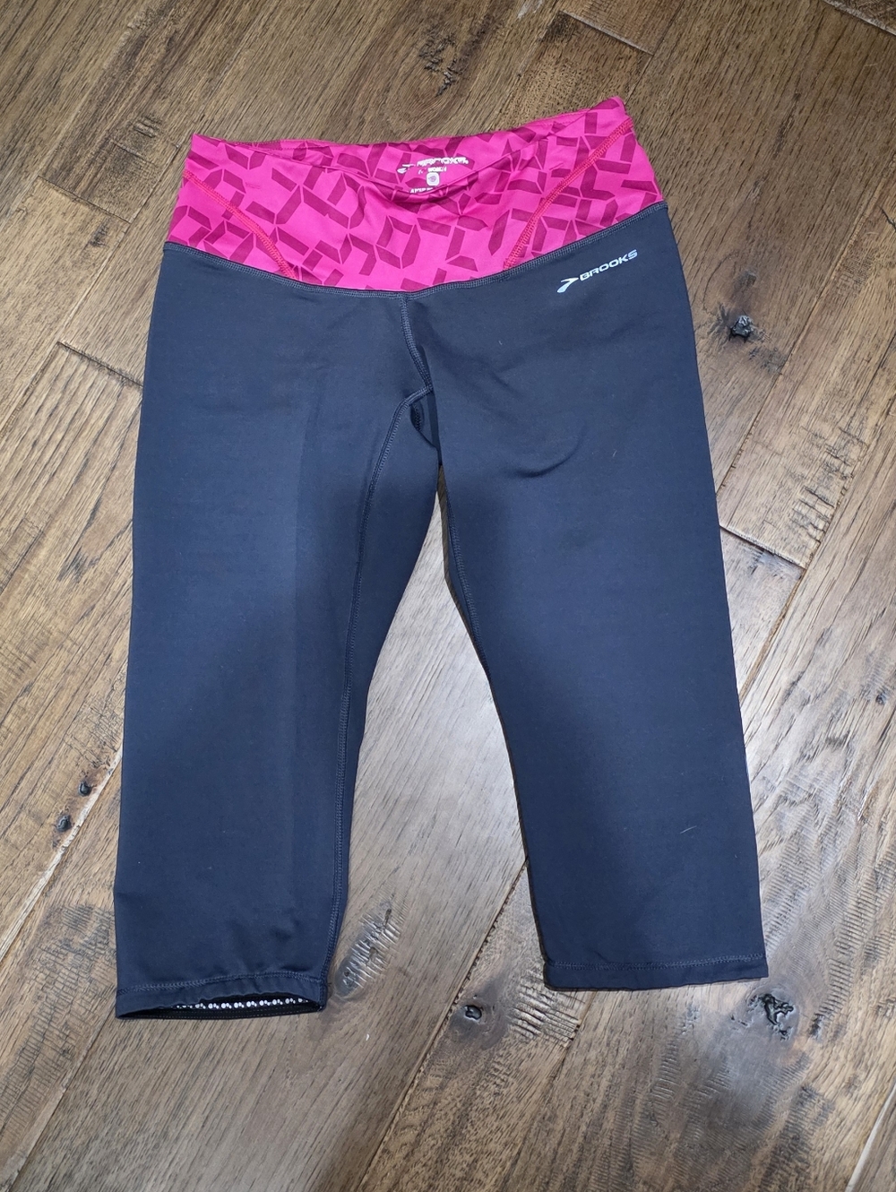 Brooks Navy Running Capri Leggings